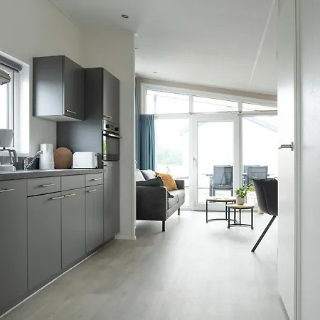 Bis Sechs Personen Ohne Hund